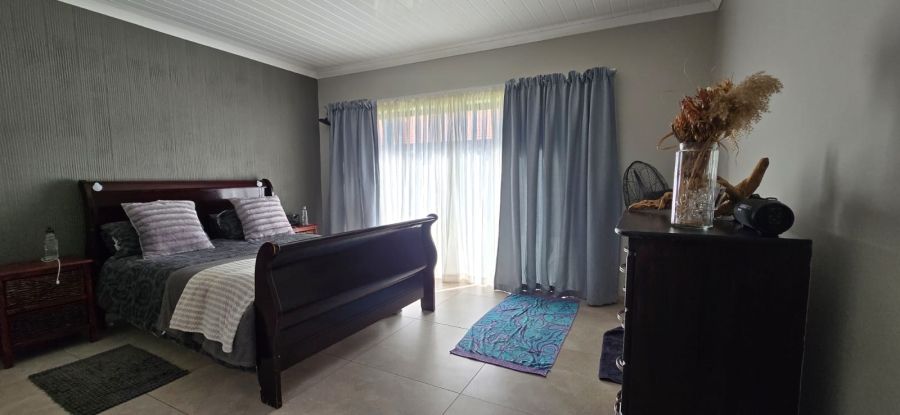 4 Bedroom Property for Sale in Flamwood North West